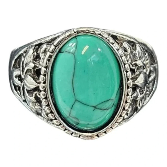Boutique Other - Size 11 Green Oval Filigree Detail Fashion Ring 11D